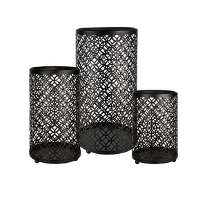 Juego de Portavelas Cilíndricos de Acero Negro con Recortes Geométricos, Decoración para el Hogar, Faroles Metálicos Duraderos, Decoración para Bodas y Fiestas - Product Image 1