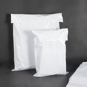 Sac d'expédition en polyéthylène blanc personnalisé, auto-adhésif, étanche, pour l'emballage e-commerce, vente en gros - Product Image 1