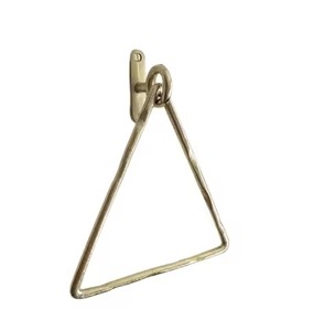 Support mural triangulaire en métal pour serviettes, résistant à la rouille, rangement de salle de bain, design minimaliste à un seul niveau, pour la maison et l'hôtel - Product Image 1