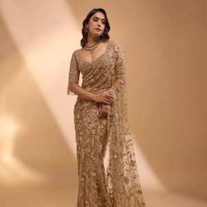 AARIKA TEXTILE Saree en tissu filet style Bollywood, broderie multi-fils et sequins épais de 5 mm, avec blouse de créateur, pallu et zalar, séchage rapide - Product Image 4