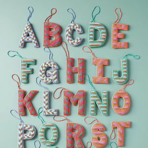 Letras del Alfabeto Bordadas a Mano con Cuentas sobre Lienzo, Manualidades, Decoración del Hogar, Arte Textil para Navidad y Año Nuevo Chino - Product Image 1