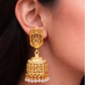 Pendientes Jhumka Tradicionales Indios con Diseño Geométrico, Chapados en Oro, con Perlas Colgantes, Joyería Étnica para Bodas, para Mujer - Product Image 2