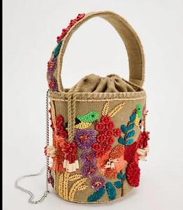 Bolso Bandolera de Cuentas de Diseño, Elegante Bolso Bordado a Mano con Cuentas y Correa Ajustable - Product Image 1