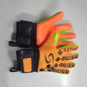 Gants de gardien de but en latex de base personnalisables Tissu respirant confortable pour l'entraînement de football en plein air Nouveau et pratique - Product Image 3