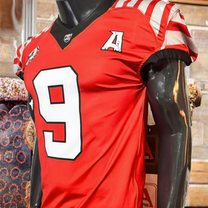 Ensemble de maillots de football personnalisés Knights, sublimés, noir et rouge, col en V, uniforme respirant pour adultes, manches courtes, coupe athlétique - Product Image 4