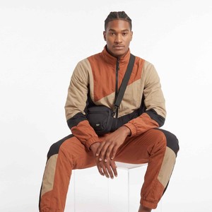 Conjunto de 2 piezas de pantalones deportivos softshell con cremallera personalizados para hombre, con ribetes y puños elásticos, chándal unisex de nailon con bloques de color y cortavientos. - Product Image 3