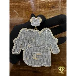 Colgante ARMA G de Diseñador, Completamente Engastado con Diamantes VVS Cultivados en Laboratorio y Baño de Oro - Product Image 6