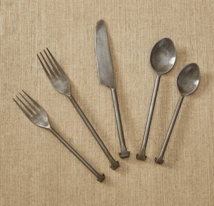 Ensemble de couverts de luxe 5 pièces en acier inoxydable forgé et poli pour hôtels, maisons, mariages – Cuillère, fourchette, couteau à glace - Product Image 6