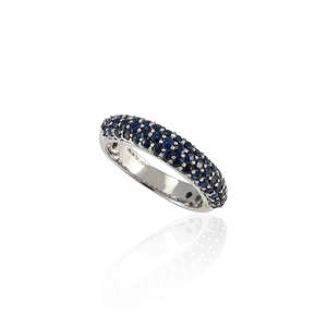 Bague d'éternité ovale en or massif 18 carats avec saphir bleu, sertie de griffes, pour mariage - Product Image 4