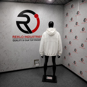 Sudadera con Capucha Oversize Blanca de Estilo Urbano, Tejido Grueso, con Diseño de Paneles y Costuras, Bolsillos Frontales Utilitarios y Hombros Caídos - Product Image 4