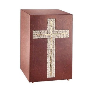 Urna Funeraria de Madera Homestead Heritage, Recipiente Conmemorativo para Cenizas con Características Auténticas del Madera y Detalles Finos - Product Image 4