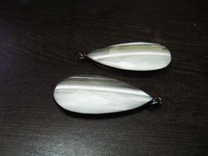 Pendentif Breloque en Opale Blanche Naturelle Forme Poire Briolette Facettée avec Connecteur en Laiton 22 x 45 mm – Pierre Précieuse de Haute Qualité - Product Image 4