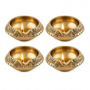 Ensemble de 4 lampes de prière circulaires en laiton doré avec motif décoratif extérieur et base stable pour usage religieux - Product Image 1