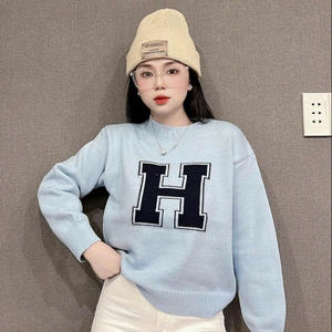 เสื้อสเวตเตอร์ถักไหมพรมแฟชั่นใหม่สำหรับผู้หญิง ความยาวเต็มตัว ผสมขนสัตว์ 35% วิสโคส 35% ไนลอน ดีไซน์น่ารัก - Product Image 5