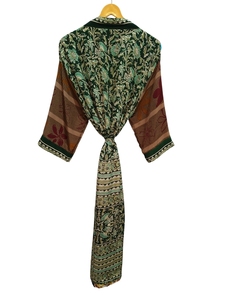Kimono indio de seda con patchwork, túnica larga para dormir o para la playa, hecho a mano, vintage, de sari de seda reciclada. - Product Image 4