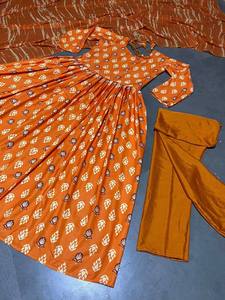 Robe de soirée pour femme en viscose et soie, imprimé numérique, manches et bas de robe style pantalon, taille unique, entièrement cousue - Product Image 3