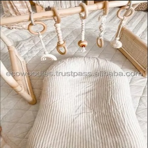 Corralito de Ratán Natural para Bebés con Colgadores, Diseño Rústico, Fácil de Plegar, Gimnasio de Juegos para Bebés y Niños Pequeños - Product Image 2