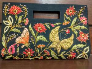 Pochette de créateur pour femmes fermeture éclair toile de qualité supérieure fil Zari broderie perle et gemme perles élégante chaîne Accent finition Luxe - Product Image 2