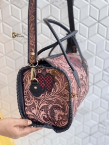 Bolso de Hombro de Cuero Tallado a Mano de Diseño 2026, Bolso de Mano de Lujo Estilo Gitano, Hecho a Mano, Elegante, para Mujer - Product Image 2