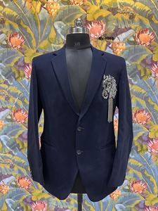 Sherwani Clásico para Hombre con Solapa Entallada, Patrón de Caballo Plateado, Base Premium Antiarrugas, Ropa Tradicional Festiva para Boda - Product Image 5