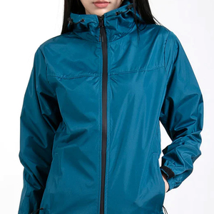 Chaqueta impermeable de última moda para mujer, chaqueta cortavientos con capucha y manga larga en color sólido. - Product Image 1