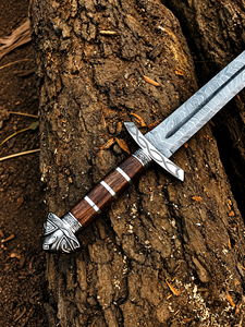 Épée viking en acier damas forgé à la main avec fourreau en bois, design antique plaqué argent, objet de collection artistique - Product Image 2