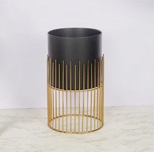 Gold and Black Metal <b>Planters</b> and Pot <b>Large</b> Enamel pots With Stand Wholesale Garden Supplies Garden Pots and Plant stand - Product Image 1