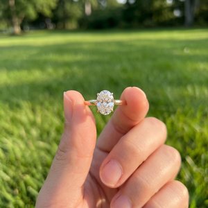 Bague en argent 925 avec moissanite, taille brillant rond, bijoux fins étincelants, bague tendance, cadeau élégant pour femme - Product Image 1