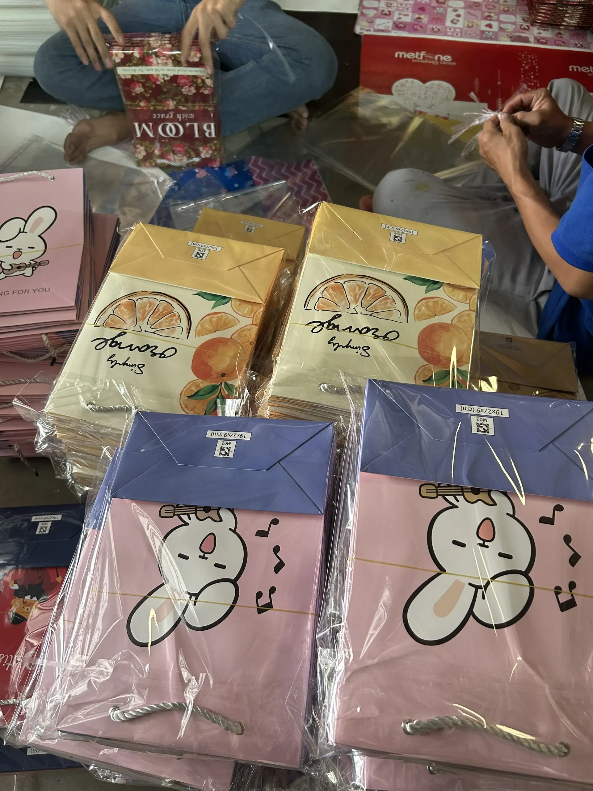 Tas hadiah lucu Harga Bagus dengan pegangan memutar kualitas tinggi untuk hadiah kecil dan kerajinan tangan