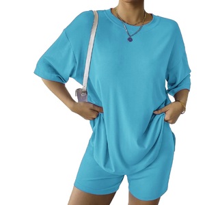 Conjunto de 2 Piezas de Algodón para Mujer, Camiseta de Manga Corta con Cuello Redondo y Pantalones Cortos con Cintura Elástica, Color Sólido Simple, Corte Holgado, Conjunto Casual de Verano - Product Image 4