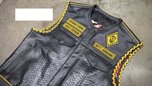 เสื้อกั๊กหนังนักขี่จักรยานที่กำหนดเองพร้อมปุ่มสแนป - Product Image 2