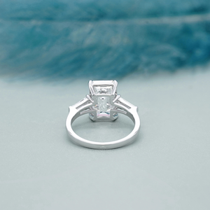 Anillo de Compromiso y Boda con Diamante Cultivado en Laboratorio, Corte Ovalado, 5.60 Quilates, Oro Amarillo de 14k, Certificado IGI, Joyería de Lujo para Regalo de Fiesta - Product Image 2