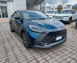 Toyota C-HR 1.8 Híbrido E CVT Trend, SUV Compacto Híbrido, Transmisión Automática, Vehículo Crossover de Bajo Consumo - Product Image 2