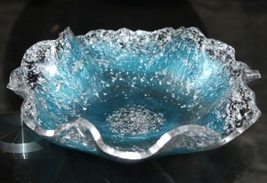 Bol en résine fait main avec étoiles scintillantes et accents de flocons argentés – Décoration d'intérieur de haute qualité, idées cadeaux pour fêtes, personnalisable - Product Image 4