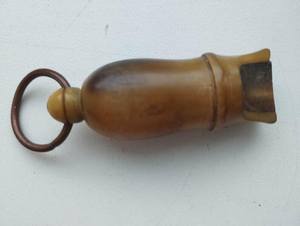 Silbato de Supervivencia para Perros de Cuerno de Búfalo, Hecho a Mano, Pulido, Duradero, Impermeable, con Diseño Moderno - Product Image 2