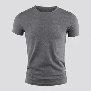 เสื้อยืดแขนสั้นคอกลมทรงเข้ารูปสำหรับผู้ชาย สีพื้น ผ้าถัก สวมใส่สบาย มีสีเขียว ดำ เทาเข้ม เทาอ่อน กรมท่า ขาว - Product Image 6
