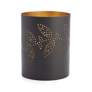 Porte-bougies décoratifs en métal qui rehaussent les espaces de vie avec une lueur subtile, une illumination chaleureuse et une beauté intemporelle. - Product Image 4