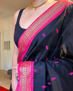 Sari de Seda Banarasi de Lujo con Tejido Zari Dorado y Blusa sin Coser 76451 - Product Image 2