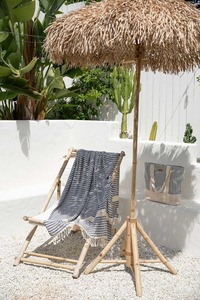 ร่มราคาถูกขายส่งพร้อมฐาน ร่มใบปาล์มคุณภาพสูงพร้อมฐานไม้ไผ่ ผลิตโดยคิงคราฟท์เวียด - Product Image 3