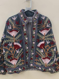 Veste en velours vert sarcelle foncé brodée à la main pour femme, style vintage bohème, broderie florale, blazer court brodé au fil - Product Image 3