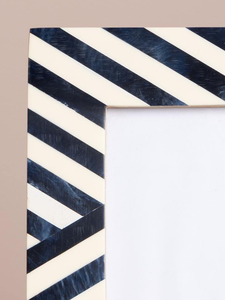 Cadre photo naturel tendance avec incrustation de toile, accessoires d'album photo en bois et résine, fabriqué en Inde pour un usage domestique - Product Image 4