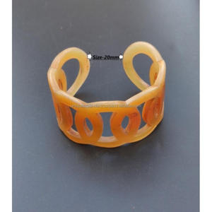Brazalete de cuerno CurveBreak | Pulsera de cuerno curvo de lado abierto con forma clásica | Joyería tribal étnica - Product Image 1