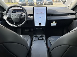 ฟอร์ด มัสแตง มัค-อี พรีเมียม 4 ประตู แฮทช์แบ็ก ปี 2025 มือสอง - Product Image 3