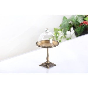 Support à gâteau rond en verre avec base dorée et couvercle en dôme, réutilisable pour servir des desserts - Product Image 2