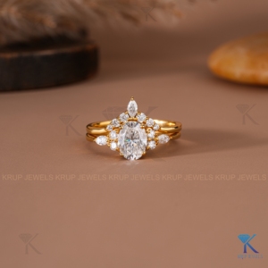 แหวนแต่งงานเพชรทรงรีเพาะเลี้ยงในห้องปฏิบัติการ ชุดแหวนทองคำแท้สีเหลือง ดีไซน์โค้งเข้ากัน แหวนหมั้น เครื่องประดับชั้นดี ขายส่ง - Product Image 1