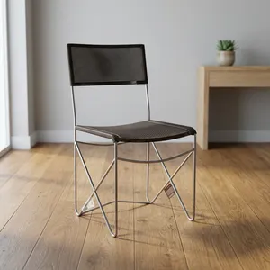 Chaise en cuir noir moderne avec structure en fer chromé, chaise de salle à manger minimaliste, mobilier de siège contemporain de style industriel - Product Image 6
