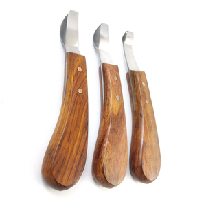 Cuchillo para Pezuñas Ergonómico, Preciso, Duradero y Afilado, Herramienta Esencial para Herradores con Agarre Cómodo, Instrumento para Recortar Pezuñas de Ganado - Product Image 2