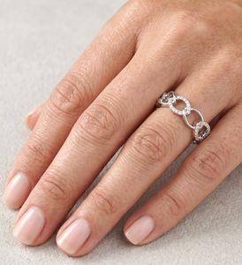 Bague en or massif 10K/14K/18K avec diamant de laboratoire rond certifié IGI, couleur DEF, clarté VVS/VVS, forme marquise torsadée, certifiée IGI - Product Image 2