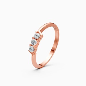 Bague chic à trois pierres en diamant de laboratoire de 0,20 ct en or jaune, blanc et rose 9 carats - Product Image 1