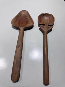 Cubiertos de madera natural hechos a mano-Juego de servidor de ensalada de madera de forma única Vajilla sostenible para fiestas - Product Image 2